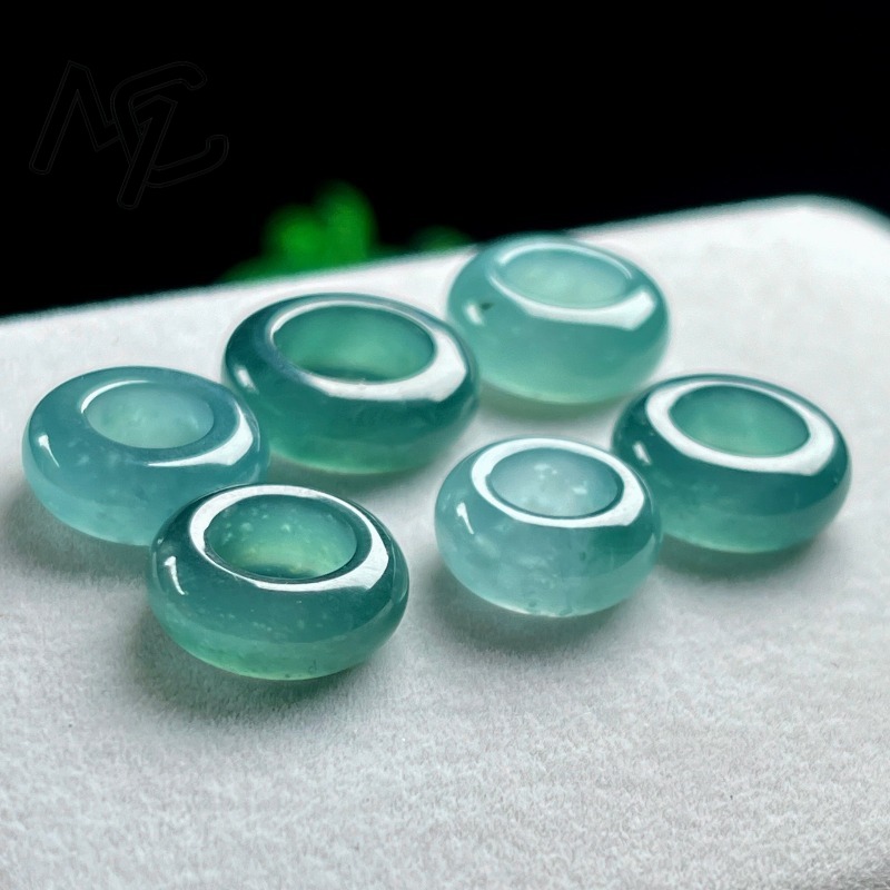 Natural Emerald Blue Water Luc - Necklaces ulasan dan harga