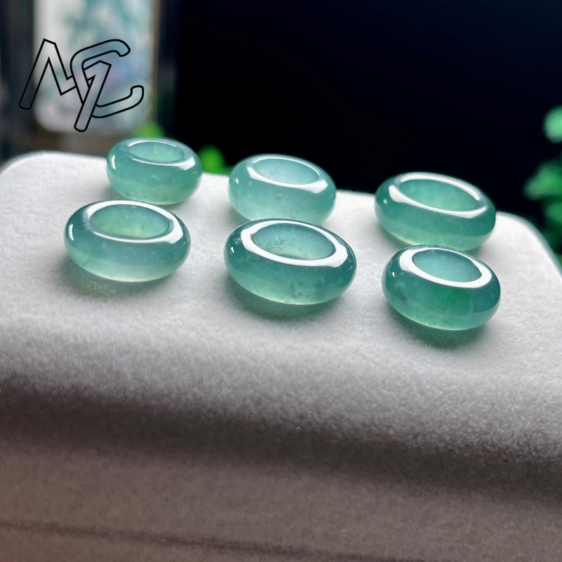 Natural Emerald Blue Water Luc - Necklaces ulasan dan harga